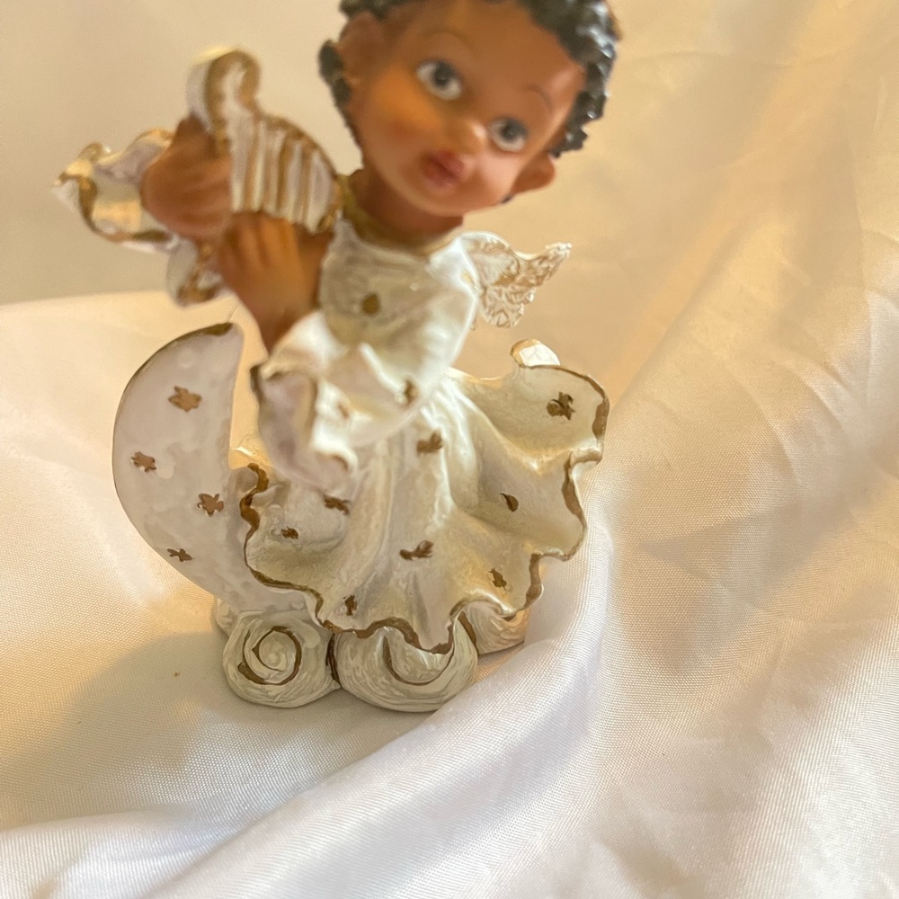 Angel - Picture 3 of 4